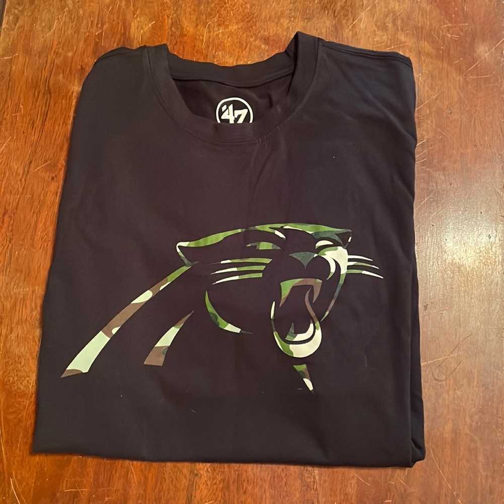 Men’s TShirt with Panther, Size Small